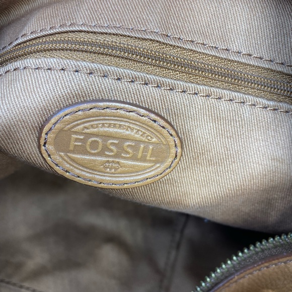 FOSSIL TAN PEBBLED LEATHER “HOBO-STYLE” SATCHEL - Picture 8 of 9